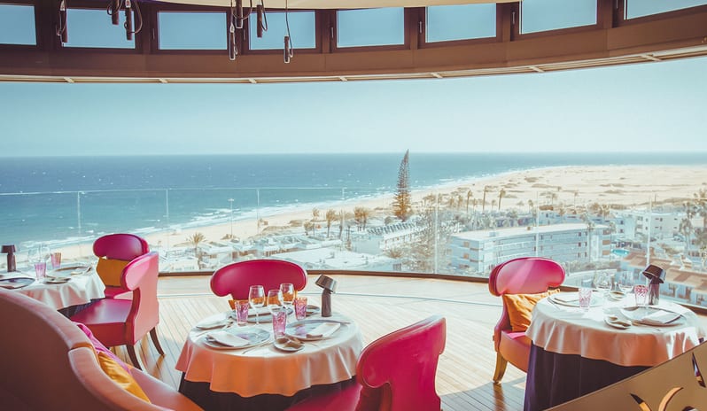 HOTEL BOHEMIA SUITES - 360 DEGREE RESTAURANT